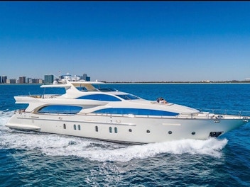 yacht charter 20 guests miami