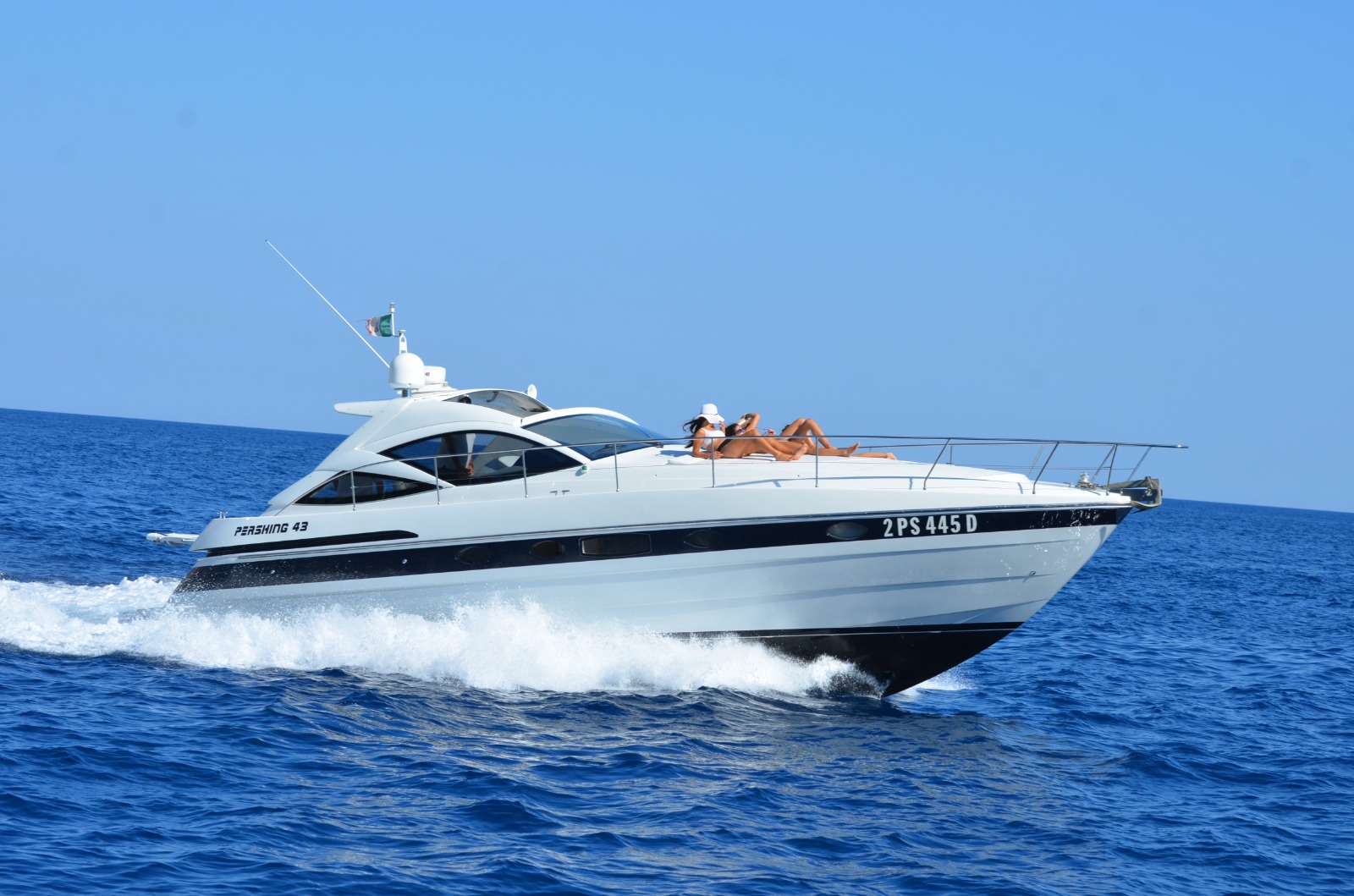Pershing 43