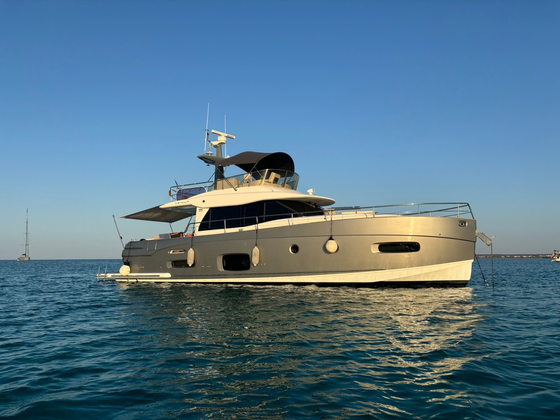 Azimut Magellano 53