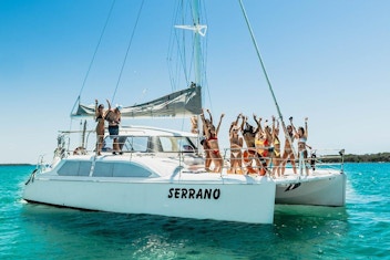 yacht hire hens party
