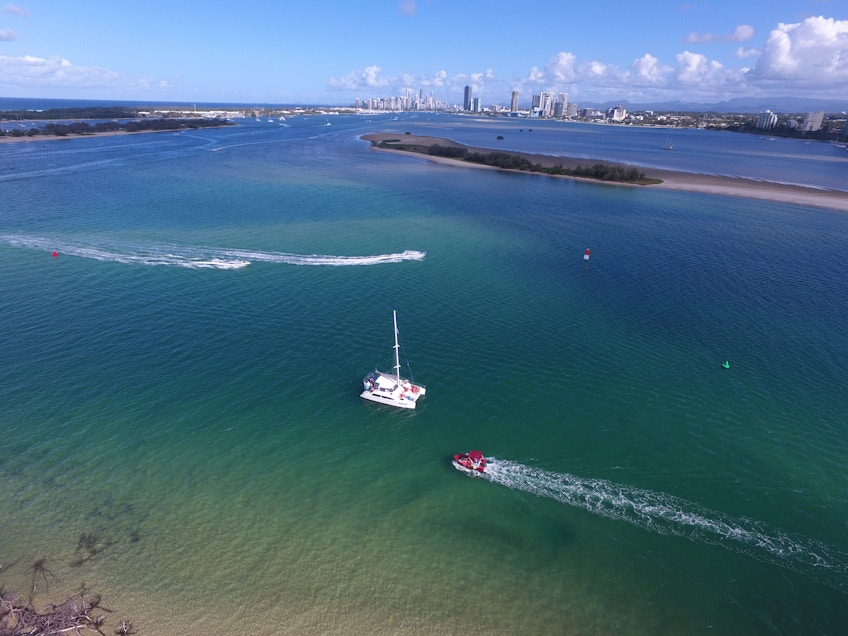Gold Coast boat hire Serrano